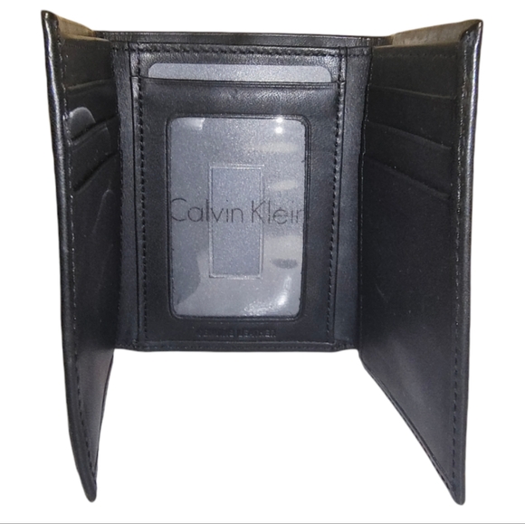 Calvin Klein Genuine Leather Wallet - Picture 3 of 6